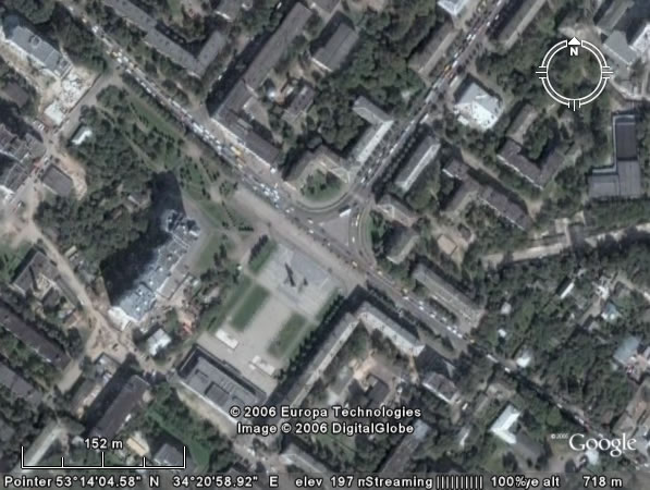 Google Earth Брянск: Площадь Партизан